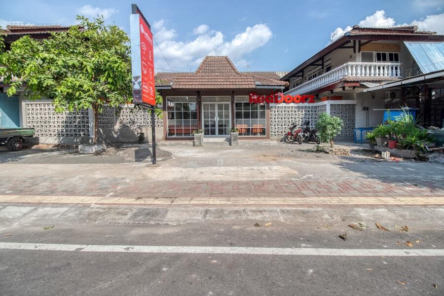 Hotel Reddoorz Near Malioboro Tugu Station Jogja Yogyakarta Exterior foto