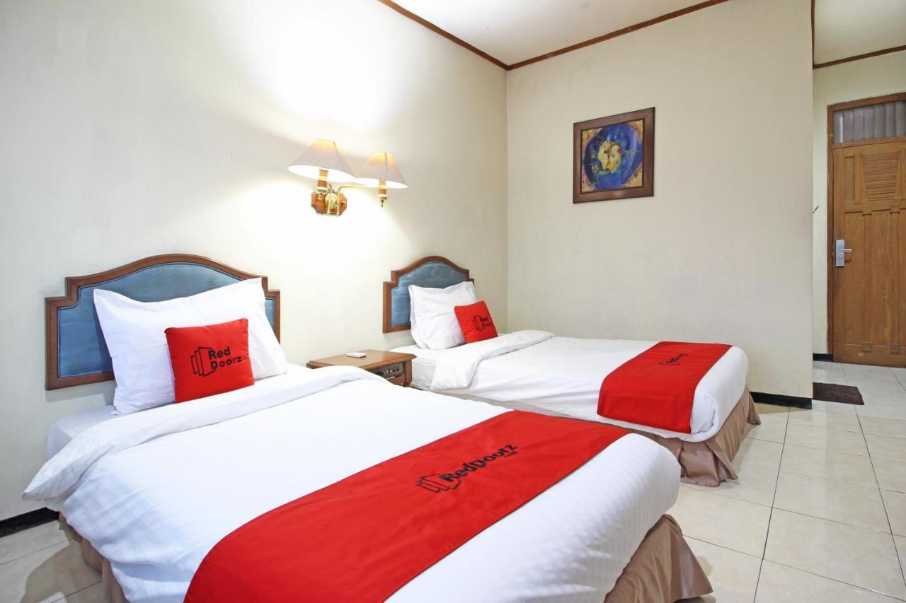 Hotel Reddoorz Near Malioboro Tugu Station Jogja Yogyakarta Exterior foto