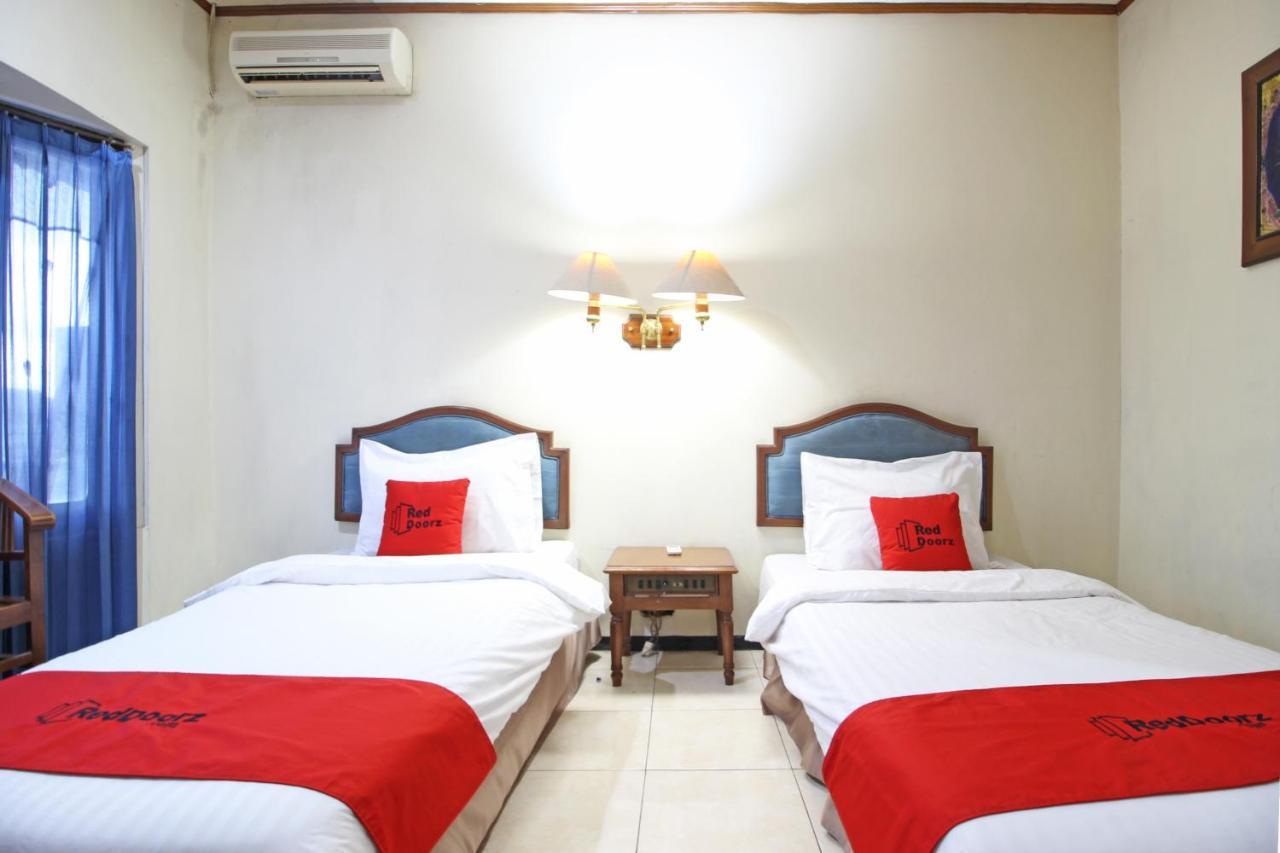 Hotel Reddoorz Near Malioboro Tugu Station Jogja Yogyakarta Exterior foto