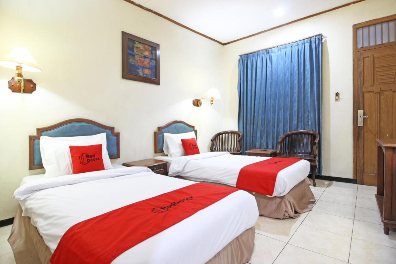 Hotel Reddoorz Near Malioboro Tugu Station Jogja Yogyakarta Exterior foto